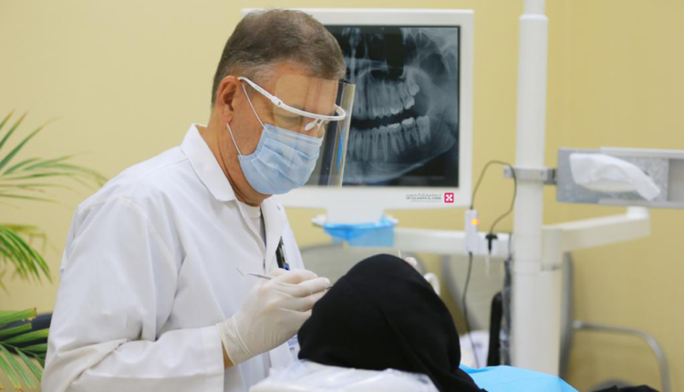 زراعة الأسنان